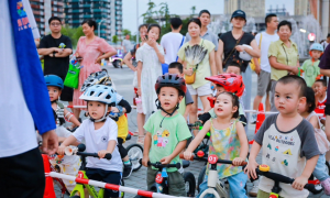萌娃平衡车“百团大战”开启汉阳模式